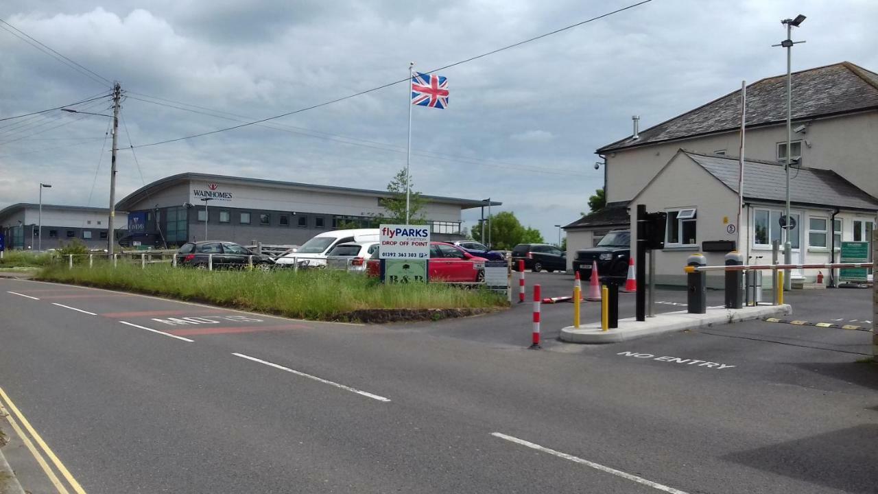 Отель Fair Oak House Exeter Airport Clyst Saint Mary Экстерьер фото